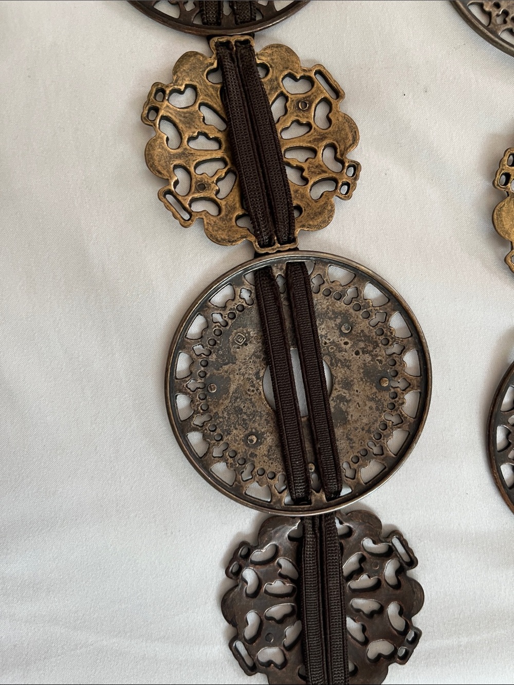 Sandy Duftler VTG round metal concho designer belt gold brass tone medallion 34” - Picture 11 of 15